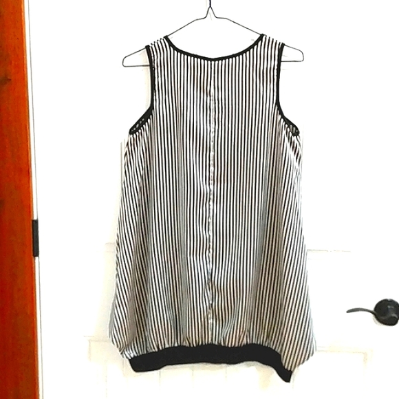 NWOT silky blouse - Picture 5 of 8